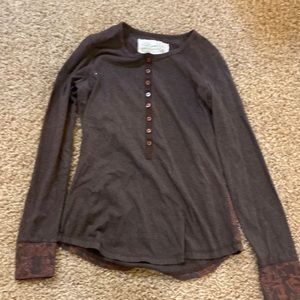 Long sleeve brown button shirt
